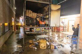 Pompwagen vat vlam in vrachtwagen bij winkelcentrum Hoofddorp