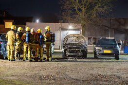 Auto uitgebrand aan de Bennebroekerweg in Rijsenhout