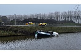 Vrachtwagen te water gereden in Lijnden