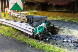 Automobilist gewond bij aanrijding met geleider op A9 bij Lijnden