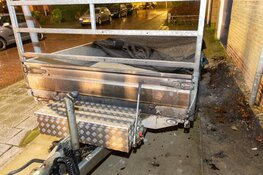 Aanhanger vat vlam in Nieuw-Vennep