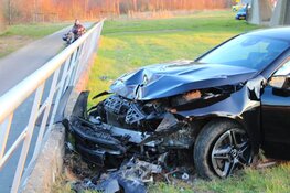 Auto raakt van de weg in Cruquius, één persoon naar het ziekenhuis