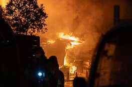 Uitslaande brand in loods in Rozenburg