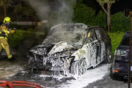 Auto door brand verwoest in Hoofddorp