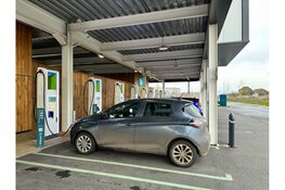 Elektrische auto’s opladen met zonnepanelen: ook bij jouw bedrijf?
