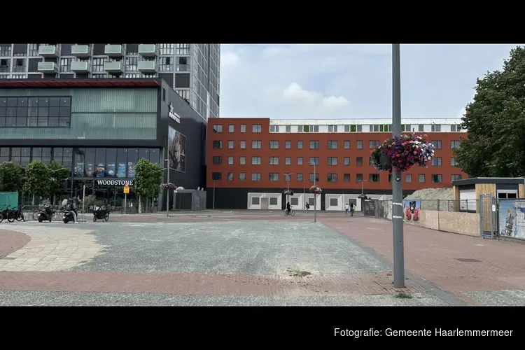 Werkzaamheden voor tijdelijke inrichting Raadhuisplein