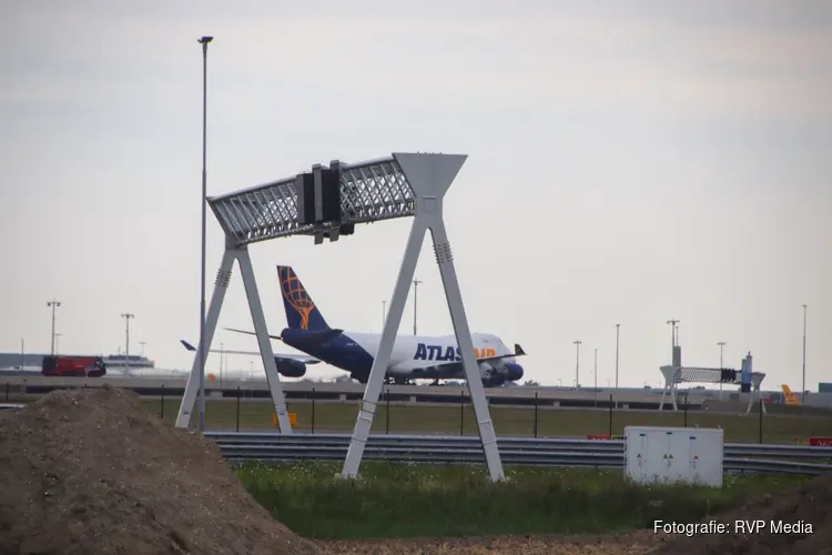 Boeing van Atlas Air maakt noodlanding op Schiphol na motorstoring