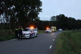Taxichauffeur verliest macht over het stuur en belandt in water
