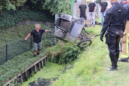 Paard en wagen belanden in sloot