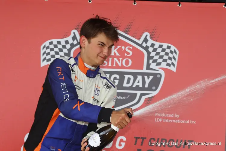 Autocoureur Greaham Hofmans wint beide races bij debuut in Radical SR3 tijdens Supercar Challenge!