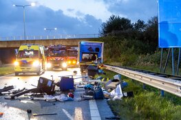 Volledige weg dicht door ravage na ongeval in Vijfhuizen