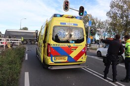 Motorrijder gewond na ongeval met drie voertuigen in Lijnden, weg volledig afgesloten voor onderzoek