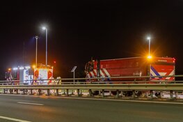 Auto brandt uit op snelweg bij Vijfhuizen