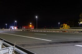 Auto brandt uit op snelweg bij Vijfhuizen