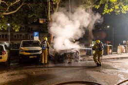 Politie onderzoekt nachtelijke autobrand in Zwanenburg