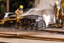 Politie onderzoekt nachtelijke autobrand in Zwanenburg