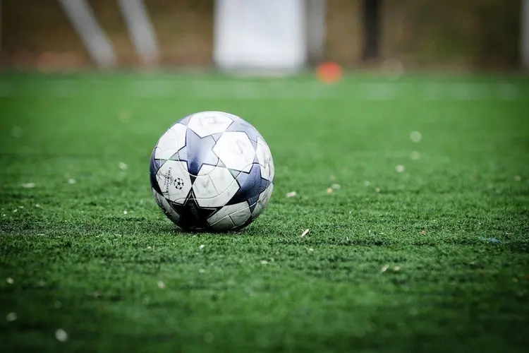 Ajax verzekert zich van jonge doelman Aymean El Hani met langetermijncontract