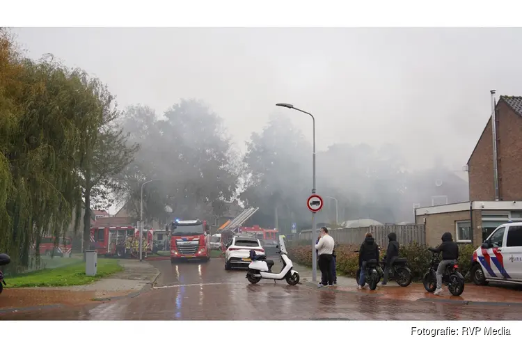 Schuren verwoest door brand in Zwanenburg