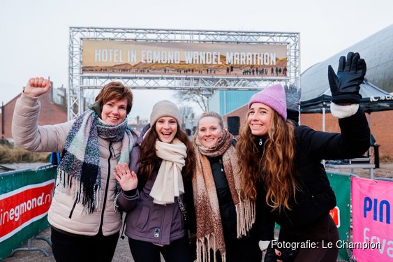 Een weekend vol wandelgeluk: 13.000 wandelaars genieten van 21e editie Hotel in Egmond Wandel Marathon