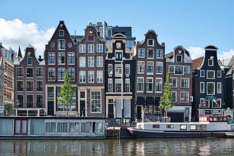 De unieke charme van Amsterdam vanaf de gracht