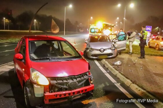 Forse schade na ongeval op kruising Cruquius