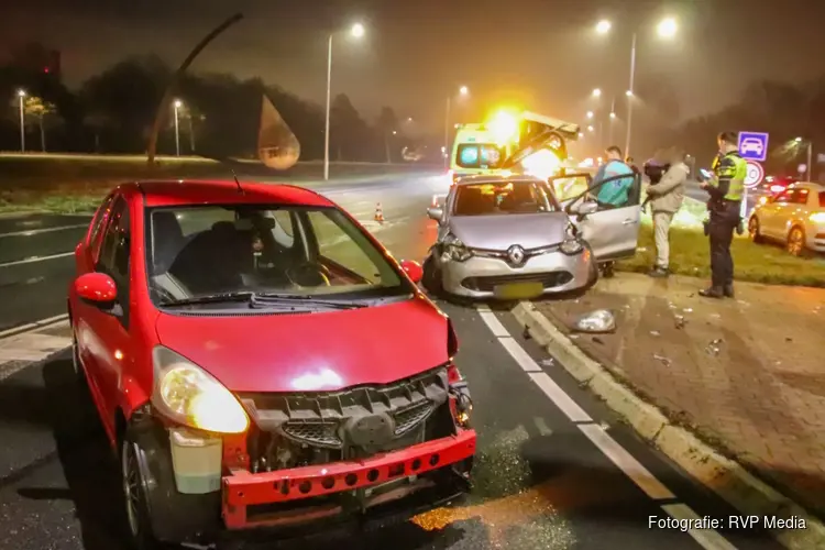 Forse schade na ongeval op kruising Cruquius