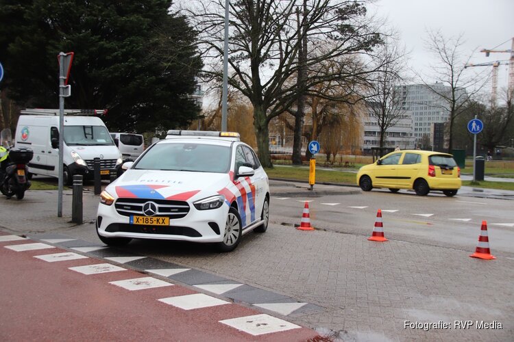 Arm van Fatbiker in mitella na ongeval met bestelbus. Bestuurder aangehouden.