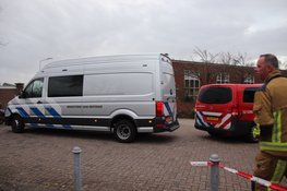 Verdacht pakket aangetroffen in tuin van woning, EOD ter plaatse
