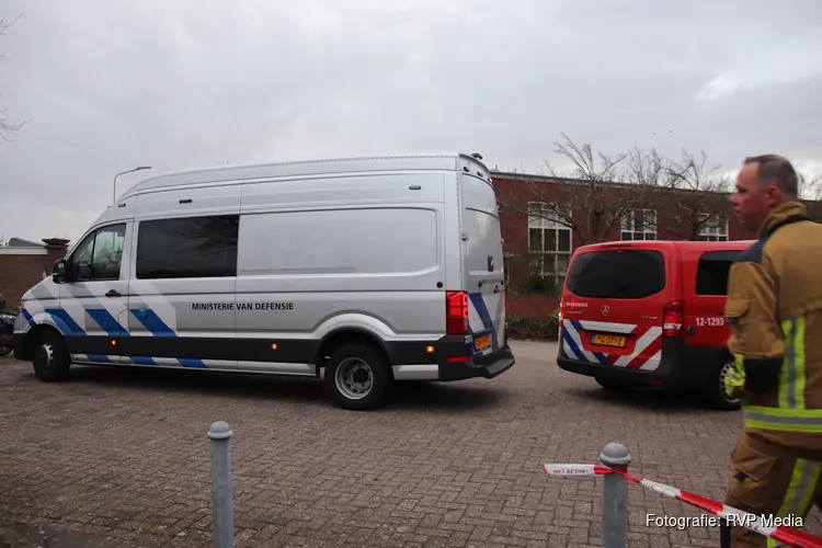 Verdacht pakket aangetroffen in tuin van woning, EOD ter plaatse