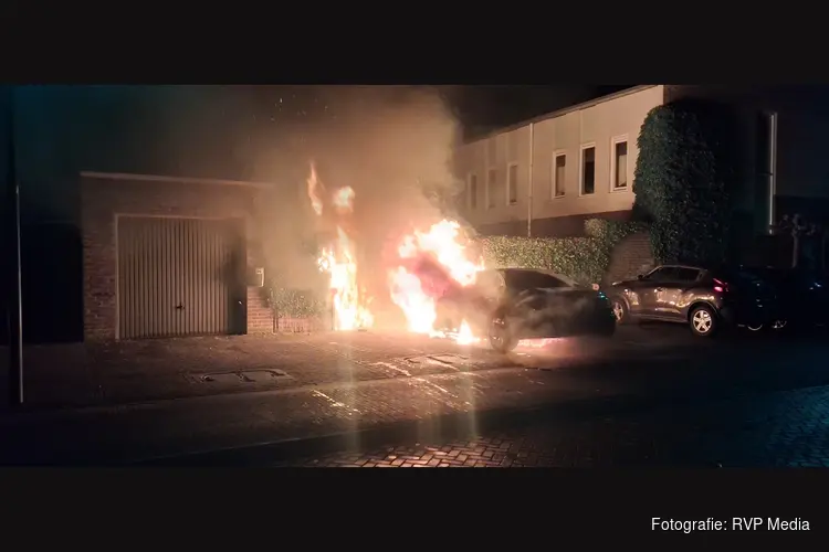 Getuigen gezocht van autobrand in Hoofddorp