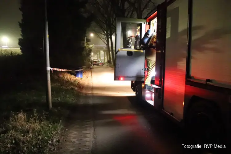 Vat met onbekende inhoud gevonden langs landweg in Zwanenburg