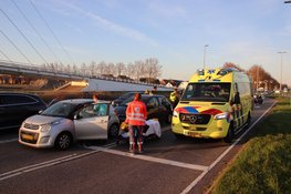 Gewonden na kop-staart botsing bij stoplichten in Hoofddorp