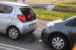 Gewonden na kop-staart botsing bij stoplichten in Hoofddorp