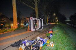 Auto op zjn kant bij eenzijdig ongeval Cruquius
