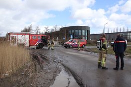 Grote vaten met gevaarlijke stoffen gevonden op parkeerplaats in Lijnden