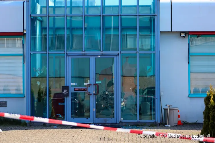 Explosie bij bedrijfspand in Badhoeverdorp