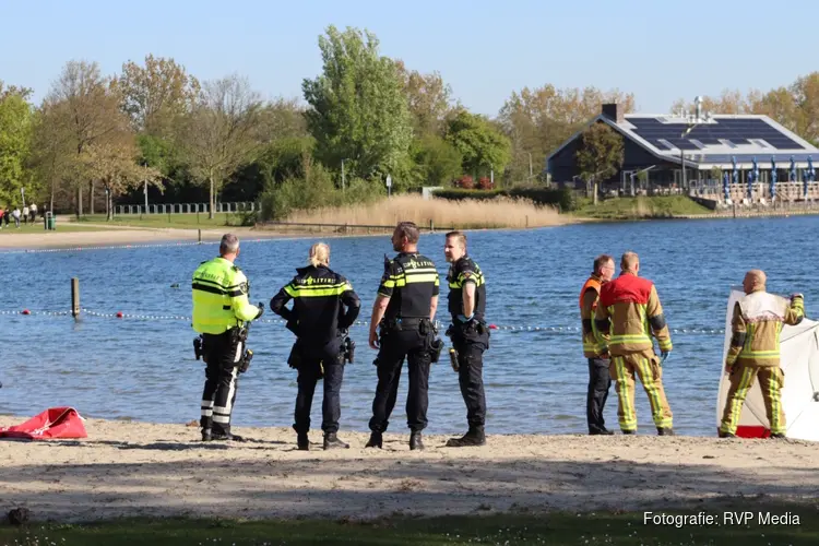 Overleden persoon aangetroffen op strand Hoofddorp