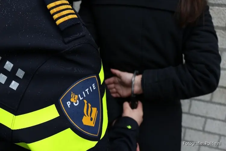 Twee aanhoudingen na overval op tabakszaak in Hoofddorp