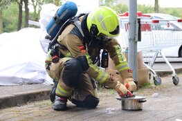 Vlam in de pan: brandweer haalt brandende pan uit woning