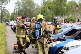 Auto opnieuw in brand aan Baron De Coubertinlaan in Hoofddorp
