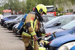 Auto opnieuw in brand aan Baron De Coubertinlaan in Hoofddorp