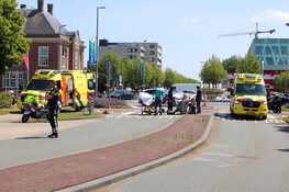 Twee gewonden na aanrijding tussen scooter en bestelbus in Hoofddorp