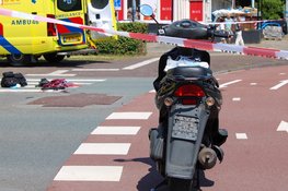 Twee gewonden na aanrijding tussen scooter en bestelbus in Hoofddorp