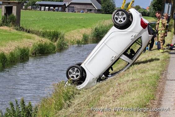 Inzittende van auto gereanimeerd nadat deze in water belandt in Hoofddorp