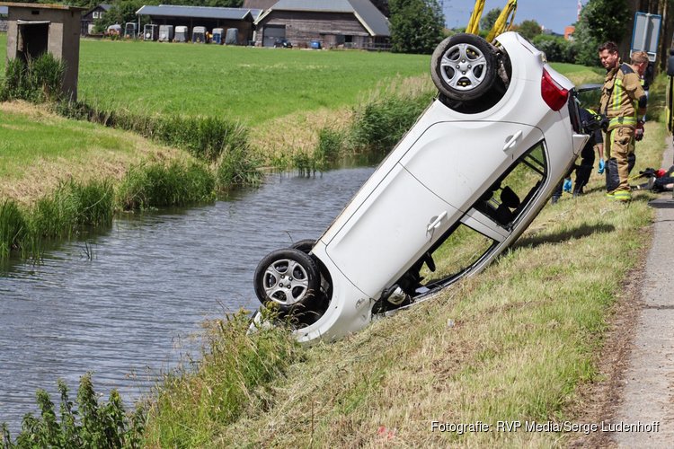 Inzittende van auto gereanimeerd nadat deze in water belandt in Hoofddorp