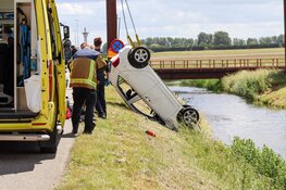 Inzittende van auto gereanimeerd nadat deze in water belandt in Hoofddorp