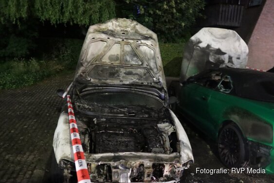 Getuigen gezocht van voertuigbrand aan de Rosa Spierstraat in Hoofddorp