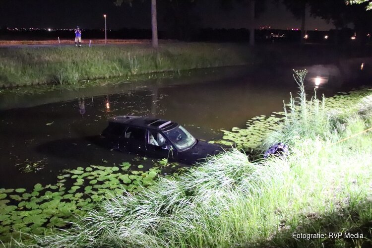 Gewonde nadat auto in water belandt langs N520 in Hoofddorp