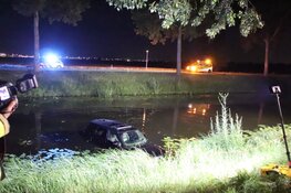 Gewonde nadat auto in water belandt langs N520 in Hoofddorp