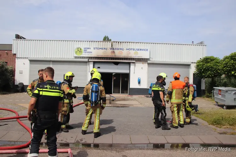 Weer brand bij wasserij in Nieuw-Vennep